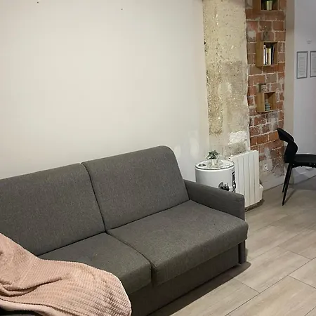 A Modern Situated Just A Few Steps From The Canal Saint Martin Апартаменты *
